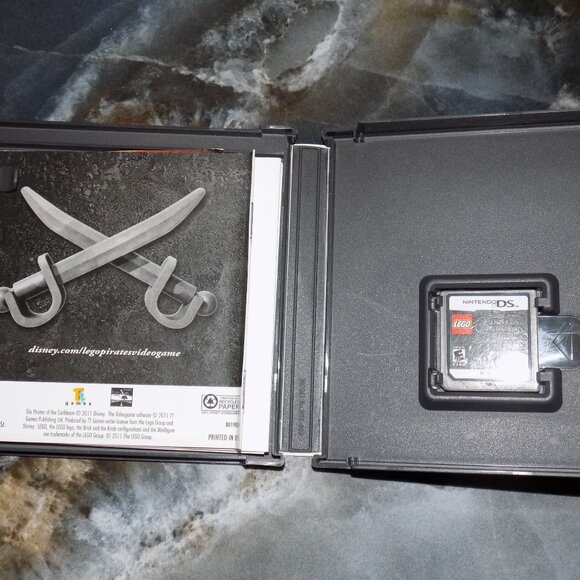 LEGO Pirates of the Caribbean: The Video Game (Nintendo DS, 2011) - Picture 2 of 3